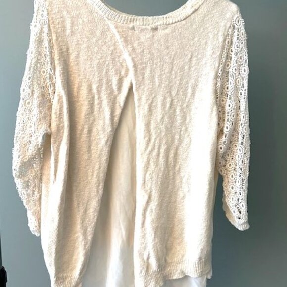 Sweater from Roz & Ali - Picture 3 of 4